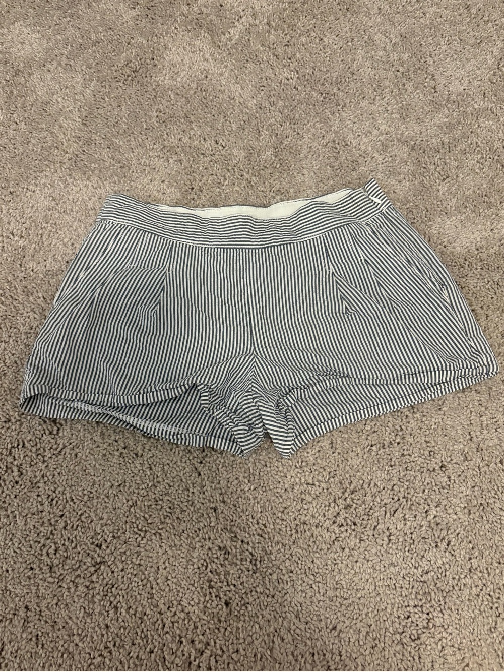 J. Crew Seersucker Blue & White Striped Pleated Shorts Size 2 #48972